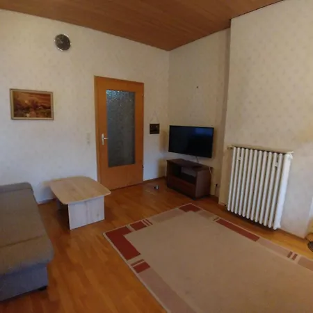 In Rüdesheim Mit Rheinblick, Le * Rüdesheim am Rhein